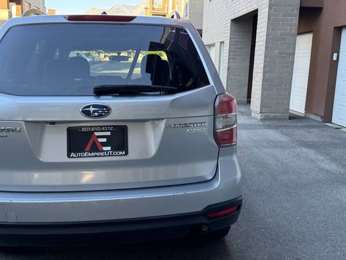 Used 2015 Subaru Forester 2.5i Premium w/ All-Weather Package AWD/4WD image 6