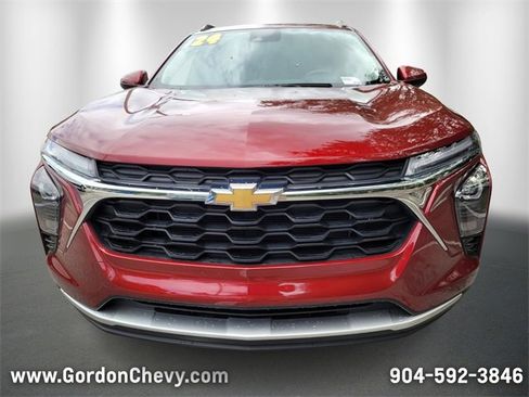 Used 2024 Chevrolet Trax LT image 9