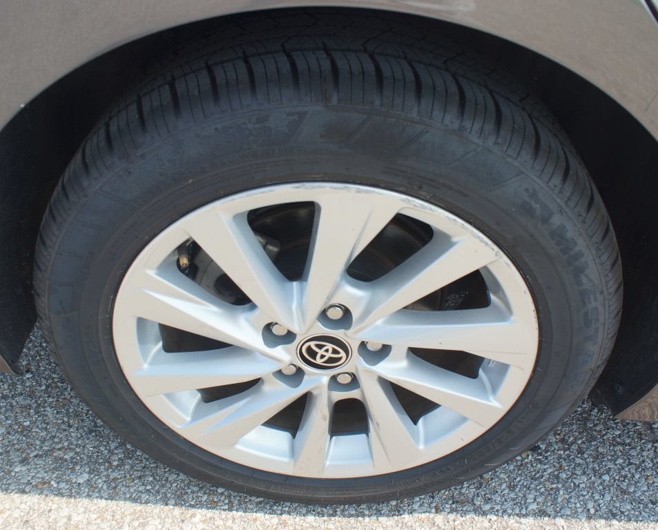 Used 2024 Toyota Camry LE FWD image 23