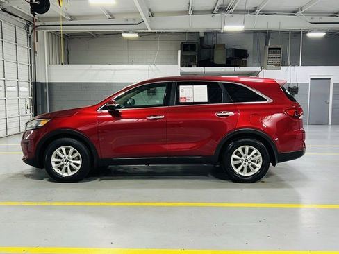 Used 2019 Kia Sorento LX image 17