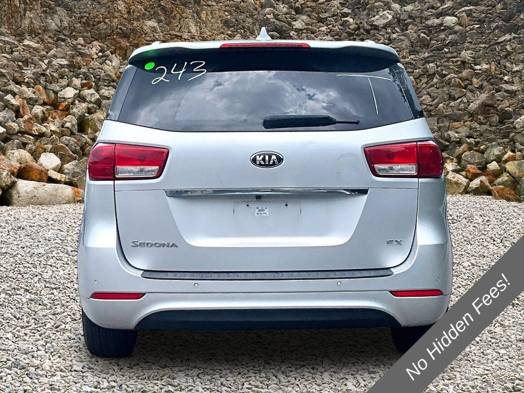 Used 2018 Kia Sedona EX FWD image 4