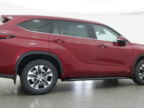 New 2026 Toyota Highlander XLE image 29