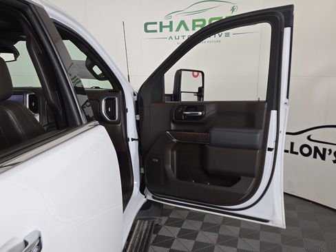 Used 2022 GMC Sierra 2500 Denali image 28