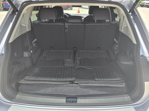 Certified 2023 Volkswagen Tiguan SE FWD image 16