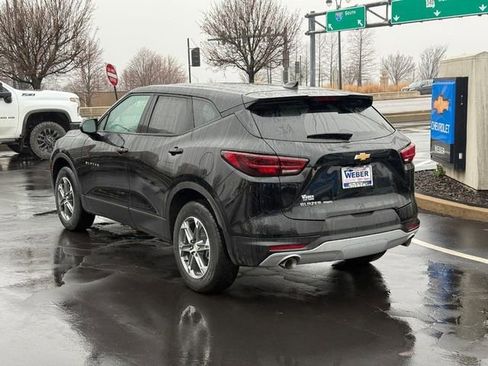 Used 2025 Chevrolet Blazer LT image 3