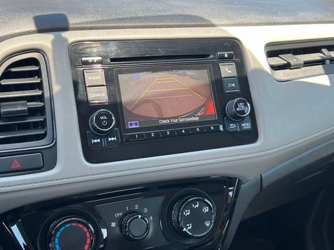 Used 2017 Honda HR-V LX image 31