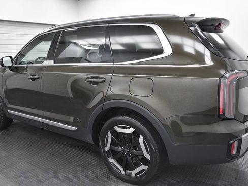 Used 2024 Kia Telluride EX image 7