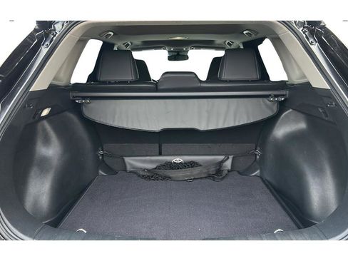 Used 2023 Toyota Corolla Cross XLE w/ Convenience Package FWD image 9