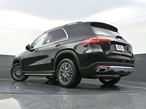 Used 2022 Mercedes-Benz GLE 350 4MATIC w/ Premium Package image 32