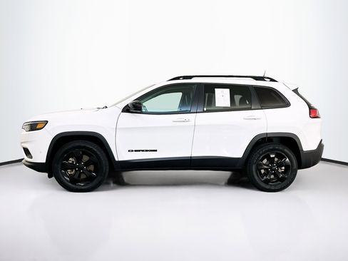 Used 2023 Jeep Cherokee Altitude Lux image 4