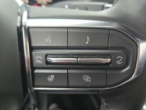 Used 2025 GMC Yukon Denali AWD/4WD image 21