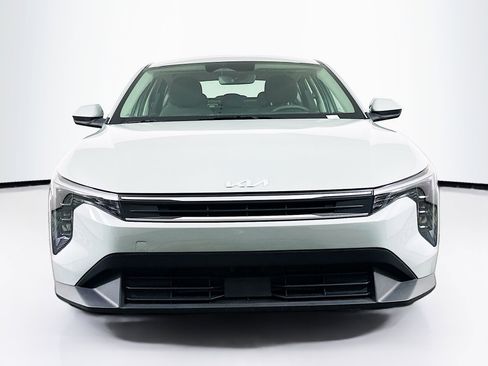 Used 2025 Kia K4 LXS image 2