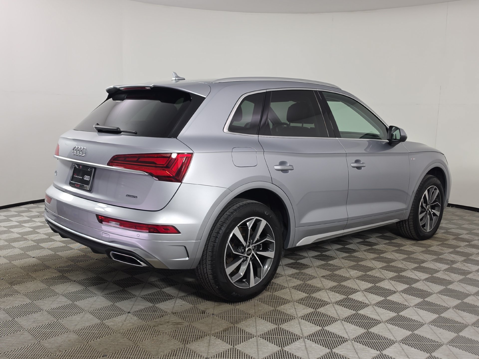 Used 2024 Audi Q5 2.0T Premium Plus w/ Premium Plus Package AWD/4WD image 7