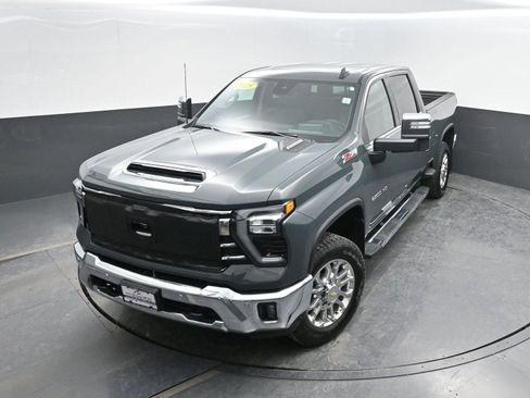 Used 2025 Chevrolet Silverado 2500 LTZ w/ LTZ Premium Package image 45