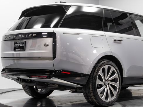Used 2023 Land Rover Range Rover Autobiography image 14