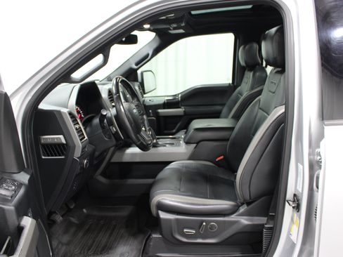 Used 2017 Ford F150 Raptor w/ Equipment Group 802A Luxury AWD/4WD image 3