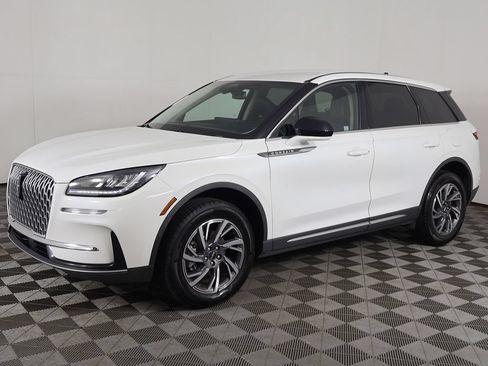 Used 2024 Lincoln Corsair AWD image 7