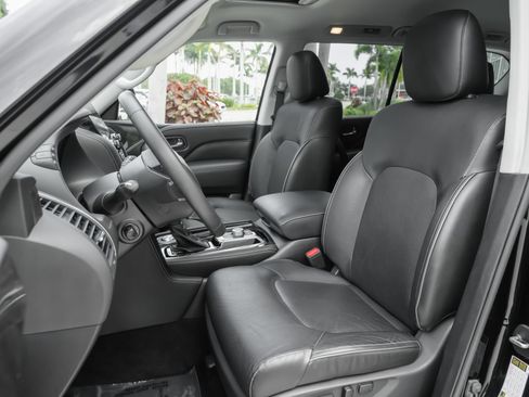 Used 2023 INFINITI QX80 Luxe w/ Cargo Package RWD image 8