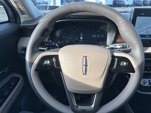 Used 2023 Lincoln Corsair Reserve image 26