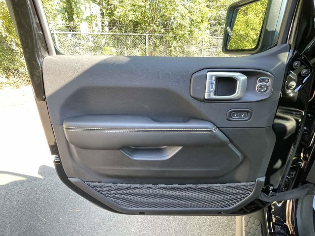 New 2027 Jeep Wrangler Unlimited Sahara AWD/4WD image 17