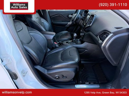 Used 2019 Jeep Cherokee Limited w/ Luxury Group AWD/4WD image 16