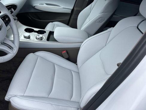 New 2026 Genesis GV70 2.5T Advanced image 16