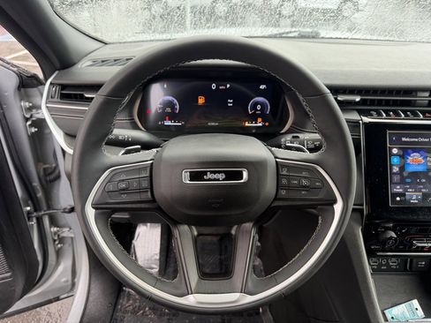 Used 2024 Jeep Grand Cherokee L Laredo image 19