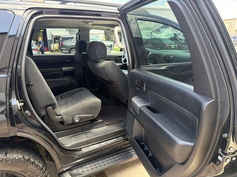 Used 2022 Toyota Sequoia TRD Sport AWD/4WD image 22