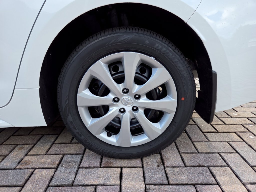 New 2027 Toyota Corolla LE FWD image 19