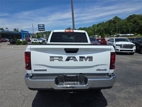 Used 2026 RAM 2500 Big Horn AWD/4WD image 4