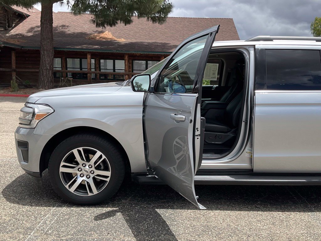 Used 2024 Ford Expedition Max XLT AWD/4WD image 45