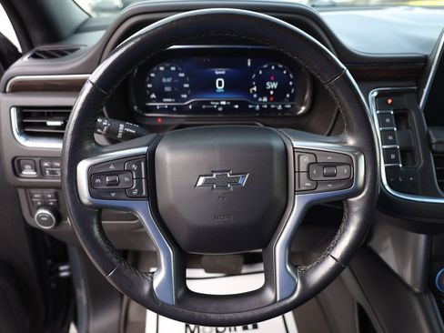 Used 2022 Chevrolet Suburban Z71 w/ Luxury Package AWD/4WD image 13