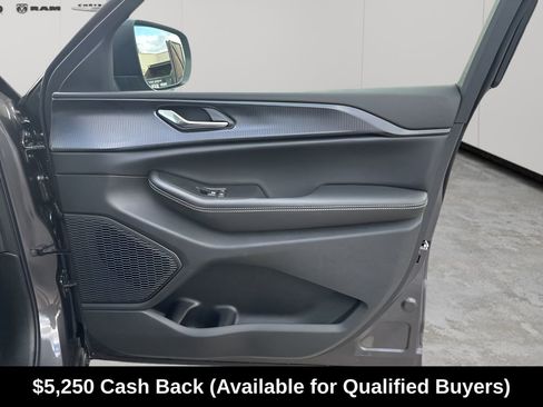 New 2025 Jeep Grand Cherokee Laredo X w/ Luxury Tech Group I RWD image 39