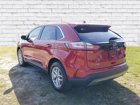 Used 2024 Ford Edge SEL image 3