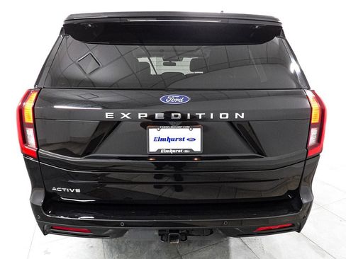 Used 2025 Ford Expedition Active AWD/4WD image 5