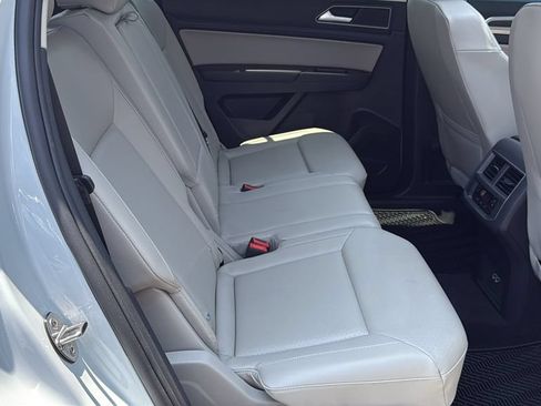 Used 2018 Volkswagen Atlas SEL w/ R-Line Package AWD/4WD image 15