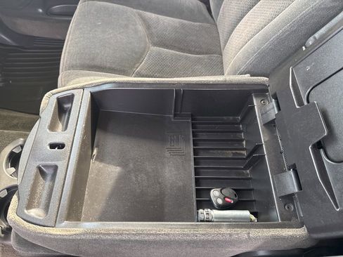 Used 2004 Chevrolet Silverado 2500 LS image 13