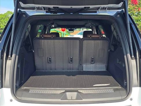 New 2026 Chevrolet Suburban High Country AWD/4WD image 29