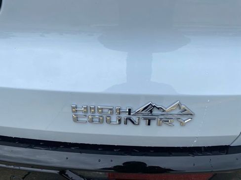 New 2026 Chevrolet Traverse High Country w/ LPO, Floor Liner Package image 7