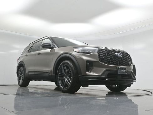 New 2026 Ford Explorer ST w/ Sun And Sound Package image 47