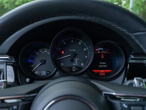 Certified 2026 Porsche Macan AWD/4WD image 26