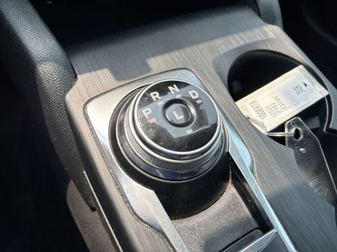 Used 2020 Ford Escape SE FWD image 17