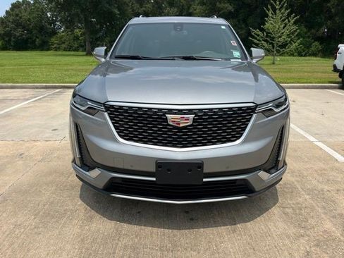 Certified 2025 Cadillac XT6 Luxury FWD image 11