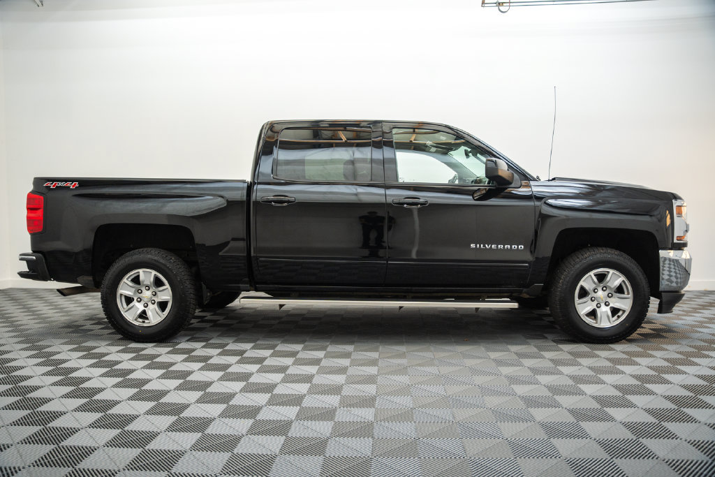 Used 2017 Chevrolet Silverado 1500 LT w/ All Star Edition AWD/4WD image 4