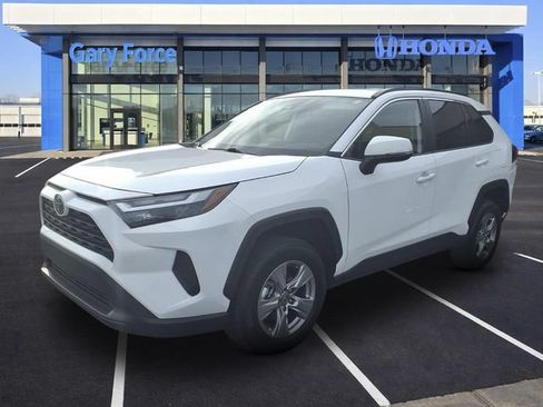 Used 2025 Toyota RAV4 XLE FWD image 4