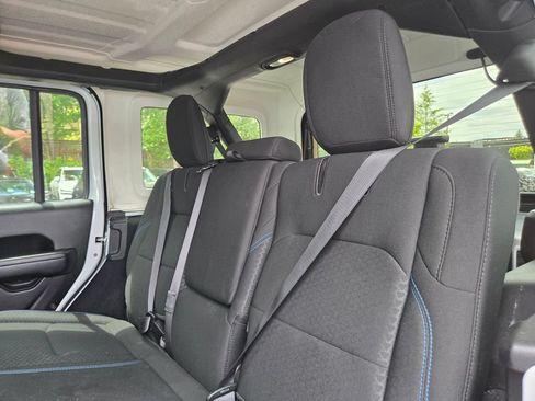 Used 2024 Jeep Wrangler Unlimited Rubicon 4xe AWD/4WD image 18