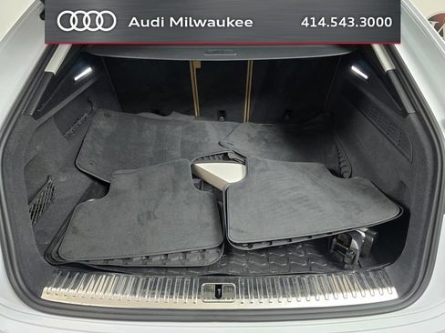 Used 2023 Audi Q8 Premium w/ Convenience Package AWD/4WD image 11