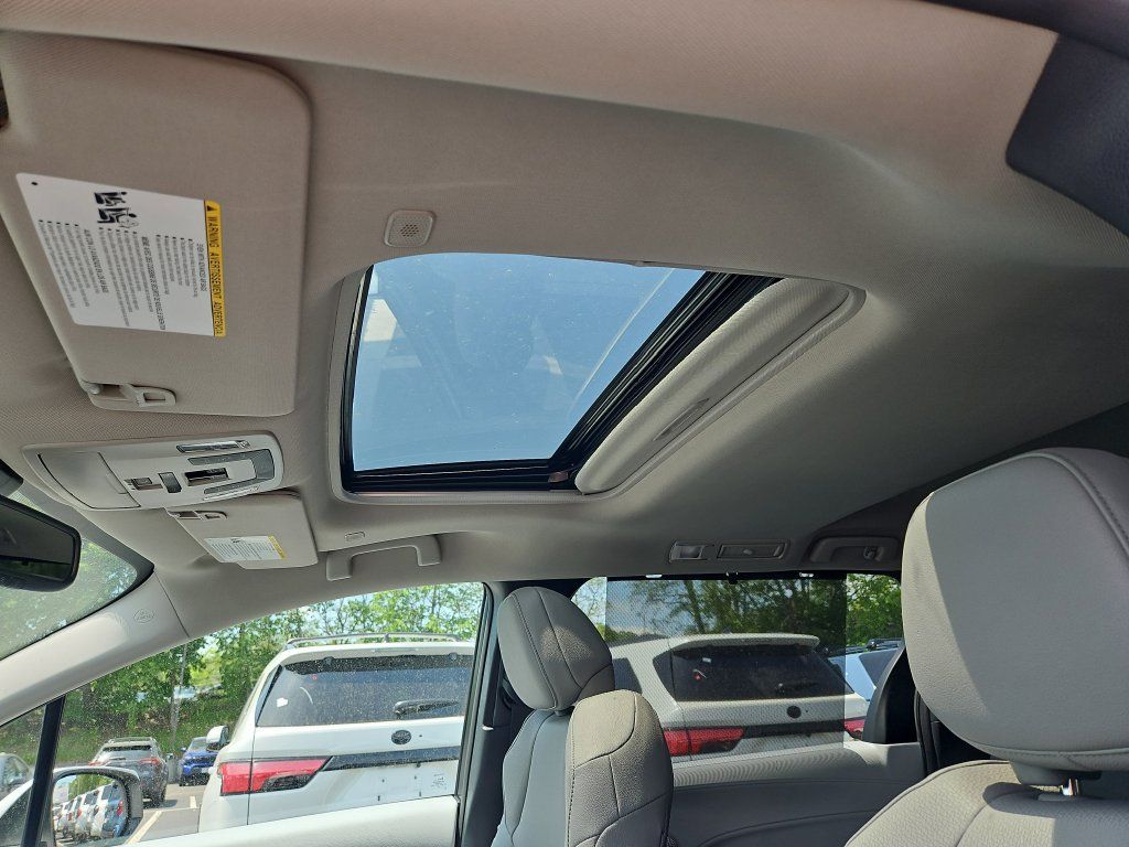 New 2026 Toyota Sienna XLE AWD/4WD image 9