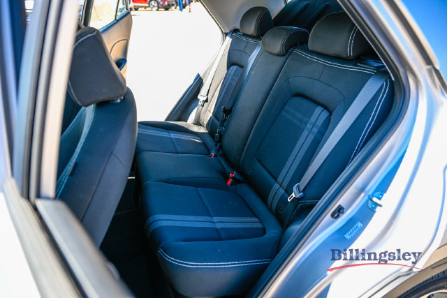 Used 2023 Hyundai Venue SEL FWD image 11