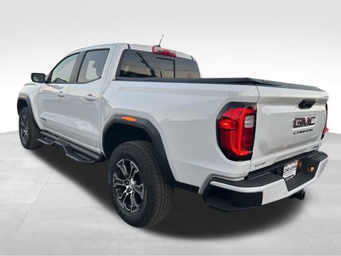 Used 2025 GMC Canyon AT4 image 9